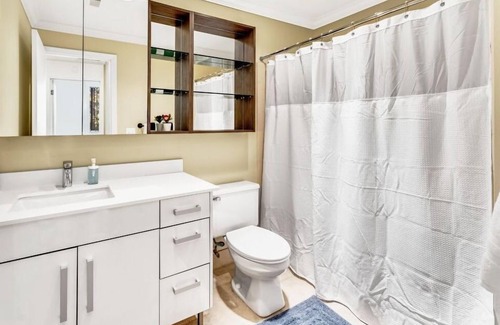 Novi Apartment | Luxury 2BD | DT Novi | 2 Beds | Free Parking