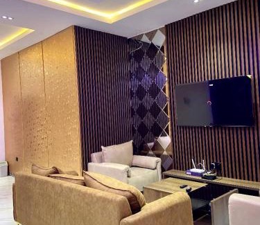 Lagos Apartment | Modern 2-Bedroom Retreat with Netflix & Wi-Fi in Gbagada
