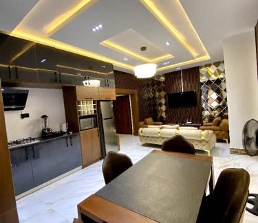 Lagos Apartment | Modern 2-Bedroom Retreat with Netflix & Wi-Fi in Gbagada
