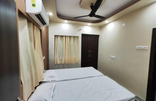 Kolkata Apartment | Inviting 2BHK Near Acropolis Mall, Pet-Friendly Stays