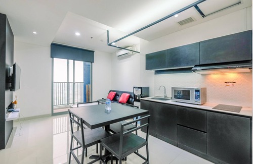 Ragunan Apartment | Luxury 2BR Apartment at Pejaten Park Residence with Bathtub