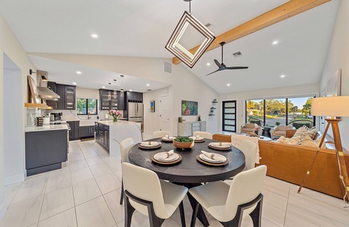 Sarasota House | Top-Rated Pattison Palms: Pet-Friendly Oasis with Hot Tub