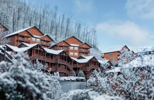 Gatlinburg Villa | Guest Rated 10/10: Family-Friendly Getaway at Westgate Smoky Mountain Resort
