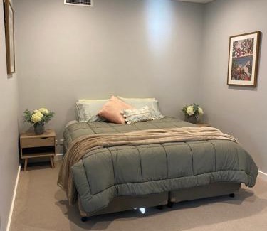 Wagga Wagga Apartment | Modern 3-Bedroom Apartment with Pool in Wagga's Heart