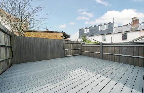 Royal Tunbridge Wells Apartment | Luxury 3 Bed House in Central Tunbridge Wells Sleeps 10
