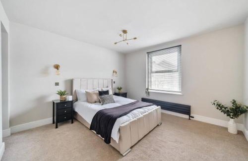 Royal Tunbridge Wells Apartment | Luxury 3 Bed House in Central Tunbridge Wells Sleeps 10