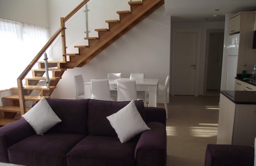 Side Apartment | Luxury 3 Bed Apartment, sleeps 7, with Jacuzzi on the Balcony