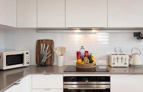 Wembley Park Apartment | Luxury 3-Bed Apt in Wembley Park