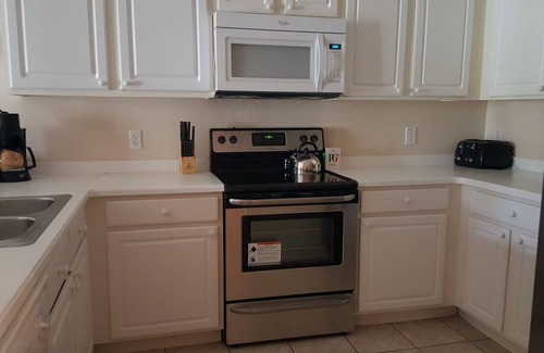 Hillcrest Estates Condo | Guest Rated 9.6: 3-Bed Condo Near Disney with Ocean View