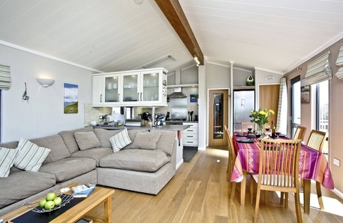 Salcombe Ski Chalet | Oceanfront 3-Bed Lodge in Salcombe with Breathtaking Views