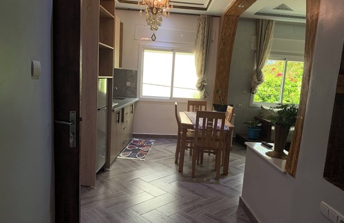 Bni Makada Apartment | Luxury 3-bedroom apartment - near the sea