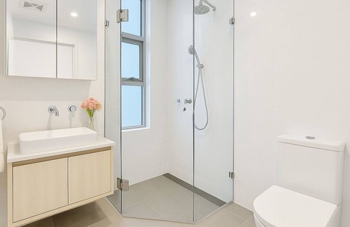 Lindfield Apartment | Luxury 3 Bedroom Apt - Central Location, Minutes from Station & Supermarkets