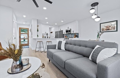 Tanglewood Forest Condo | Exceptional 3 Bedroom House with Pet-Friendly Backyard