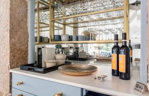 Santa Maria Maior Apartment | Luxury 3-Bedroom Retreat at Prime Location – Modern Comfort, Historic Charm