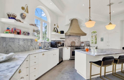 Historic Old Northeast House | Luxury 3-bedroom 3bth Home W/Pool Fitness Room & Paddle Boards in St.Petersburg