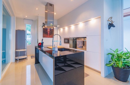Khao Tao Villa | Elegant 3 Bedroom Villa with Sea View and Pool Access