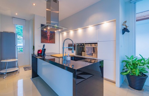 Khao Tao Villa | Elegant 3 Bedroom Villa with Sea View and Pool Access