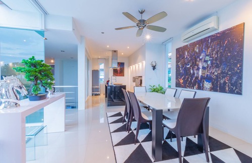 Khao Tao Villa | Elegant 3 Bedroom Villa with Sea View and Pool Access