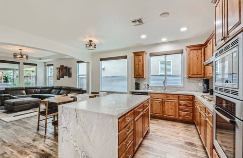 Roseville House | Exceptional Roseville Home with Hot Tub & Game Room