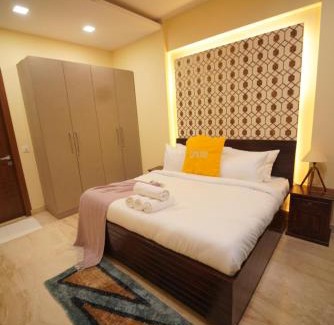 DLF Phase 5 Apartment | Elegant 3BHK Service Apartment Near Golf Course, Gurgaon