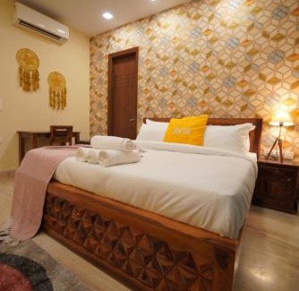 DLF Phase 5 Apartment | Elegant 3BHK Service Apartment Near Golf Course, Gurgaon