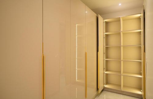 Bambalapitiya Apartment | Luxury 3BR Colombo Sky Rise Apartment