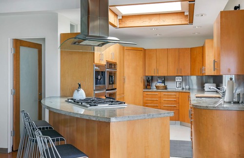 The Strand House | Exceptional 3BR Home with Ocean Views, Steps from the Beach