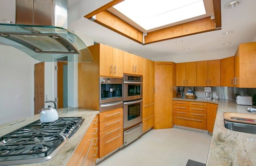 The Strand House | Exceptional 3BR Home with Ocean Views, Steps from the Beach