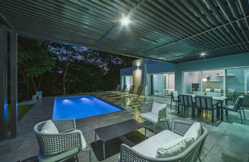 Samara Villa | Modern Retreat with Private Pool and Ocean View
