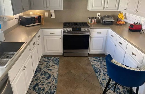 Paradise House | Elegant 3BR Loft in a Secure Gated Community