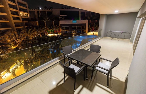 Heliopolis Apartment | Luxury 3BR Pool View Near Airport!