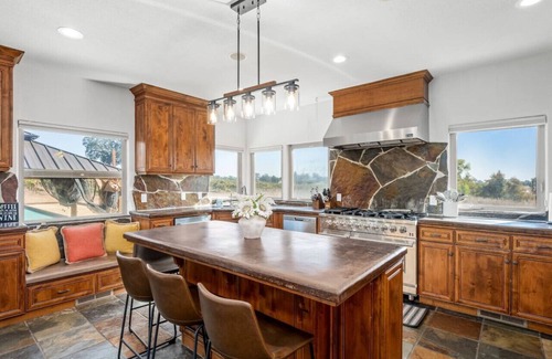 Victor House | Elegant 4 Acre Estate with Pool, Game Room & Pickleball
