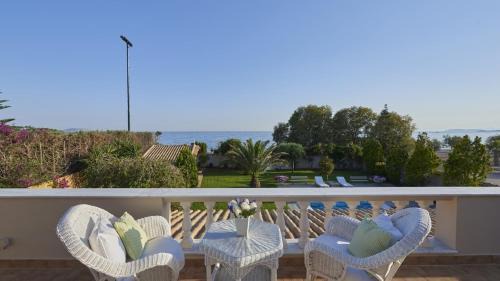 Saronikos Villa | Elegant 4-Bedroom Villa with Private Pool on the Beach
