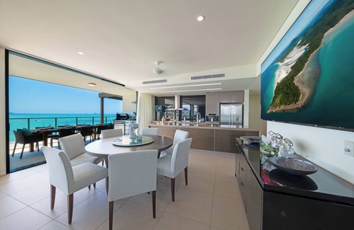 Airlie Beach Apartment | Elegant Whitsunday Penthouse with Ocean Views & Pool