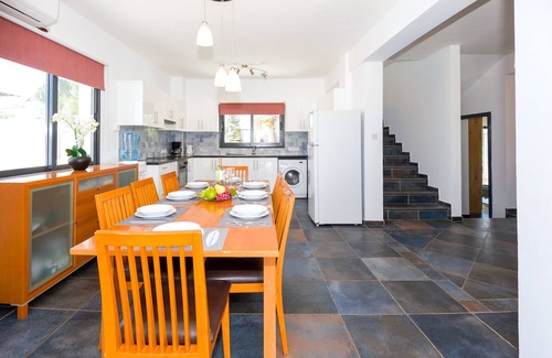 Ayia Thekla Villa | Beautiful Beachside Villa with Private Pool in Ayia Thekla