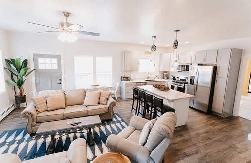Ouray House | Elegant Home with Breathtaking Views Near Downtown Hot Springs