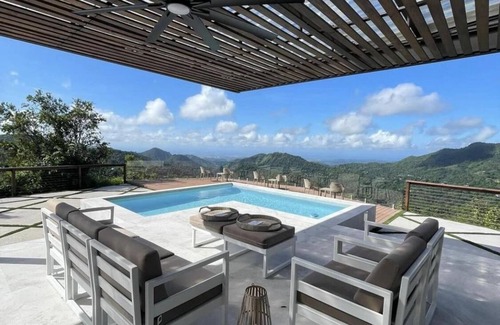 Tibes House | Luxury 4-bedroom house in enchanting Countryside of Ponce with WiFi, AC