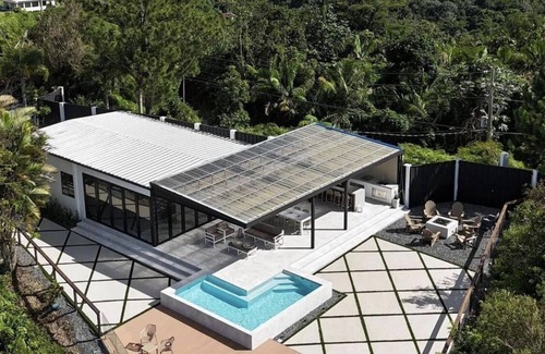 Tibes House | Luxury 4-bedroom house in enchanting Countryside of Ponce with WiFi, AC