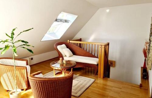 Oberdobling Apartment | Modern 4-Bedroom Rooftop Apartment with Scenic Balconies