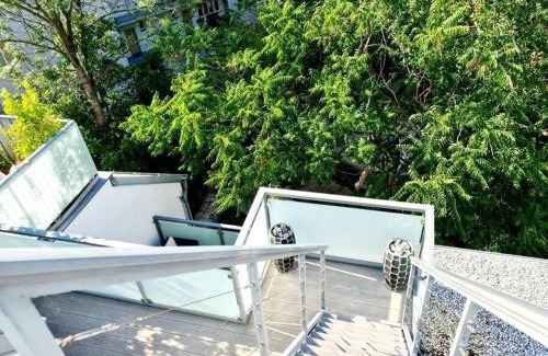 Oberdobling Apartment | Modern 4-Bedroom Rooftop Apartment with Scenic Balconies