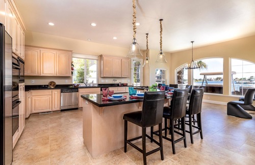 Discovery Bay House | Elegant 4 Bedroom Home with Pool & Spa in Discovery Bay