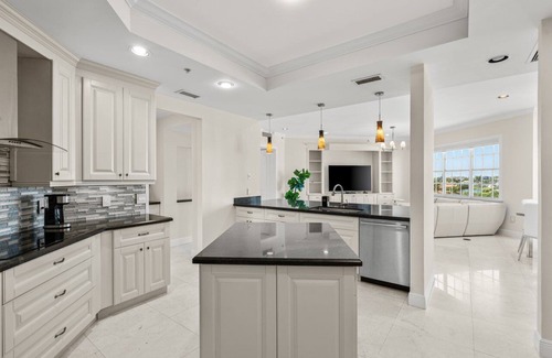 Olympus Condo | LUXURY 4-Ensuites Beach condo in Jupiter 100 Yards to Ocean!Ocean Views!