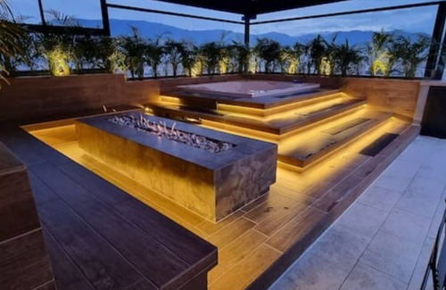 La America Apartment | Relaxing Retreat with Private Jacuzzi Near Al Poblado