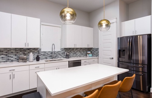Astrodome House | Guest Rated: 10/10 Scandinavian Townhouse with Rooftop