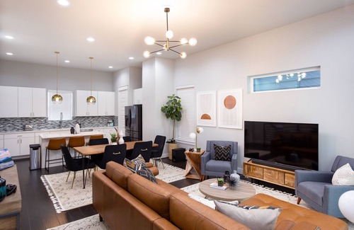 Astrodome House | Guest Rated: 10/10 Scandinavian Townhouse with Rooftop