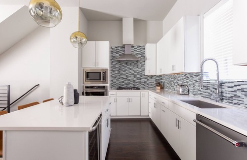 Astrodome House | Guest Rated: 10/10 Scandinavian Townhouse with Rooftop
