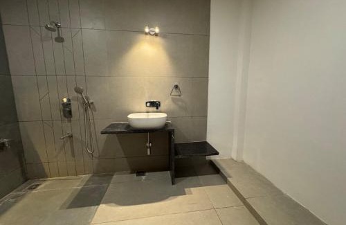 Vadodara Villa | Luxury 4BHK w Deck NRI Friendly Stay Vadodara