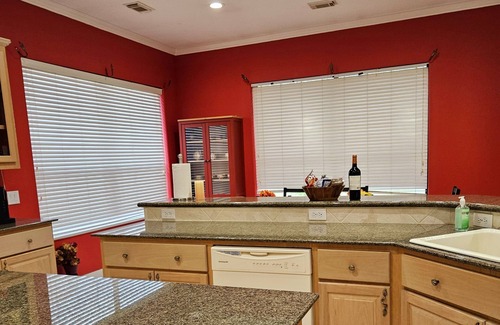 Pearland House | Idyllic 4BD Retreat with Private Pool and Fishing Lake
