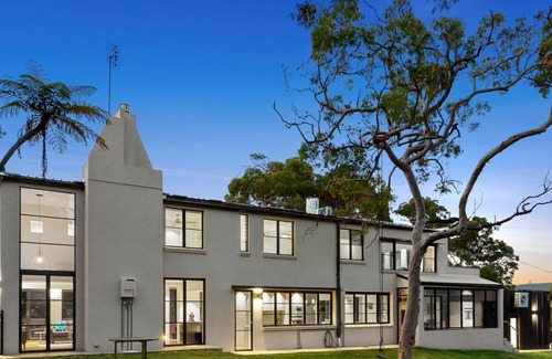 Balgowlah Heights House | Cozy Reef Retreat Near Sydney Harbour National Park