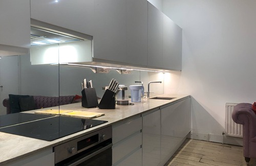 Forest Gate House | Elegant 5-Bed House in Central London, Near Oxford Street